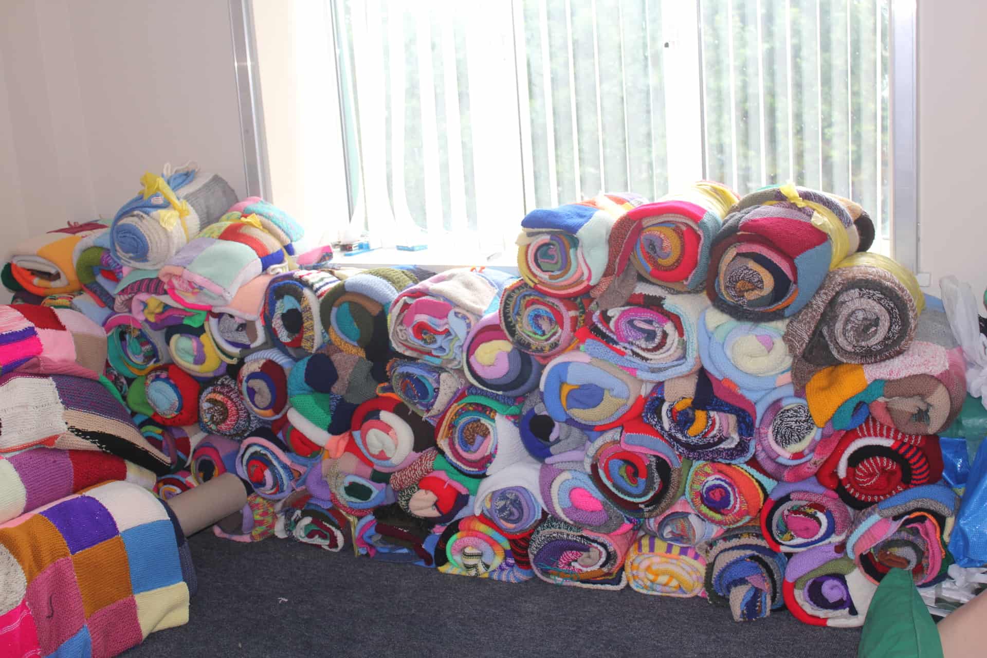 the-world-s-biggest-knitted-blanket-needs-you-the-clare-echo-news