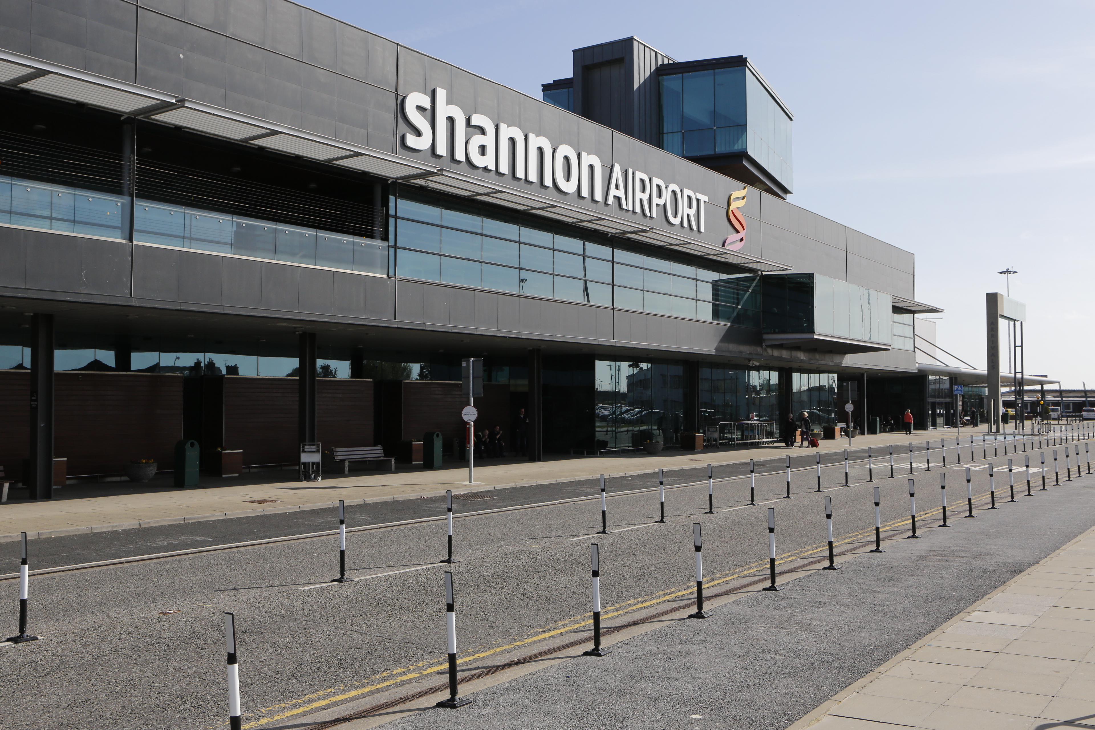 shannon-airport-completely-abandoned-by-irish-government-the-clare