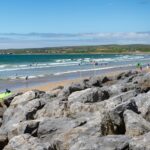 lahinch beach rocks