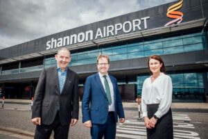 Shannon Airport Minister 011-2