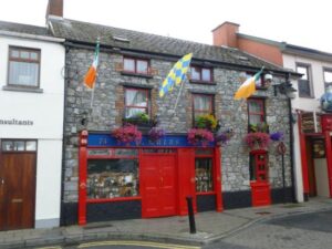 Lucas bar ennis